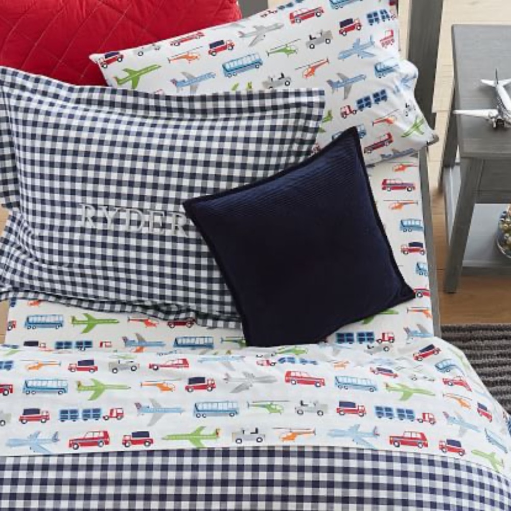 Pottery barn kids bedsheet